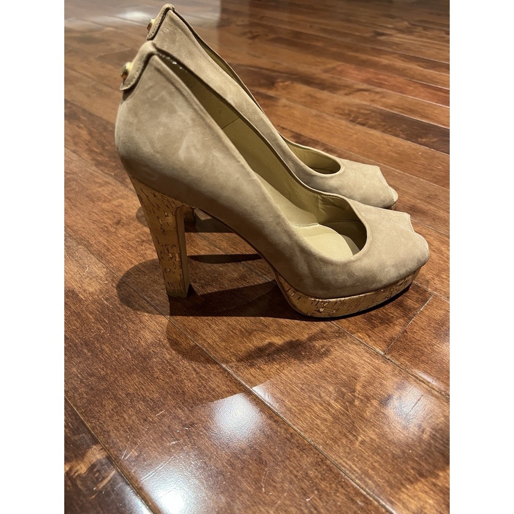 Stuart Weitzman NULILLE Tan Suede Platform Pump SZ 8 EUC Worn A Few Times